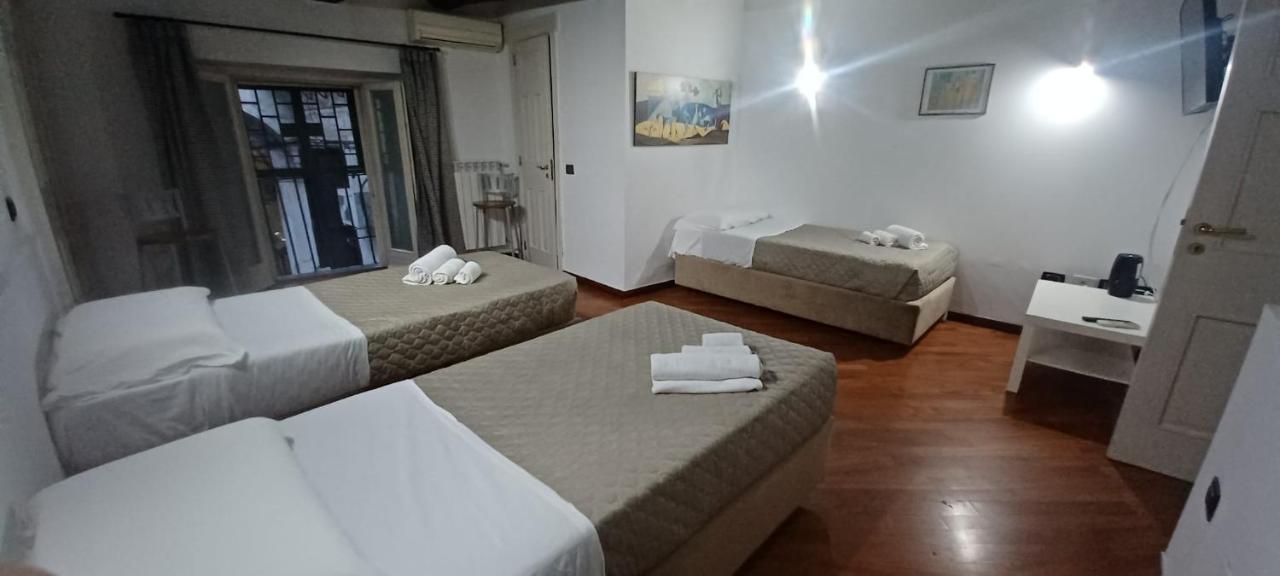 Apartamento Residenza Nunziatella Nápoles Exterior foto
