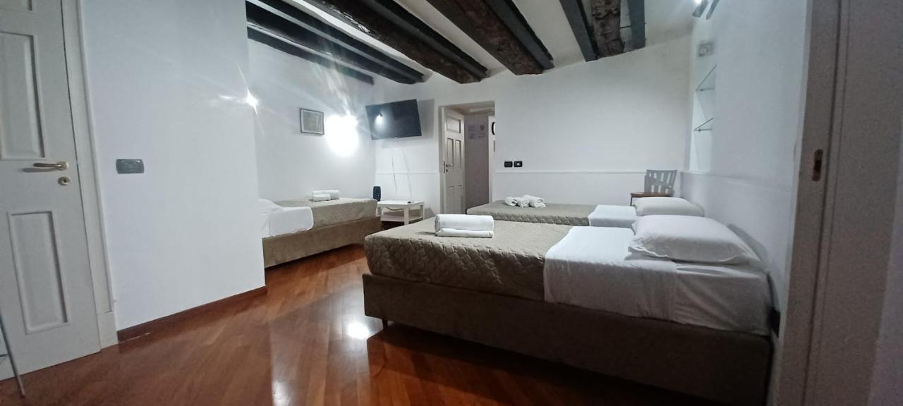 Apartamento Residenza Nunziatella Nápoles Exterior foto