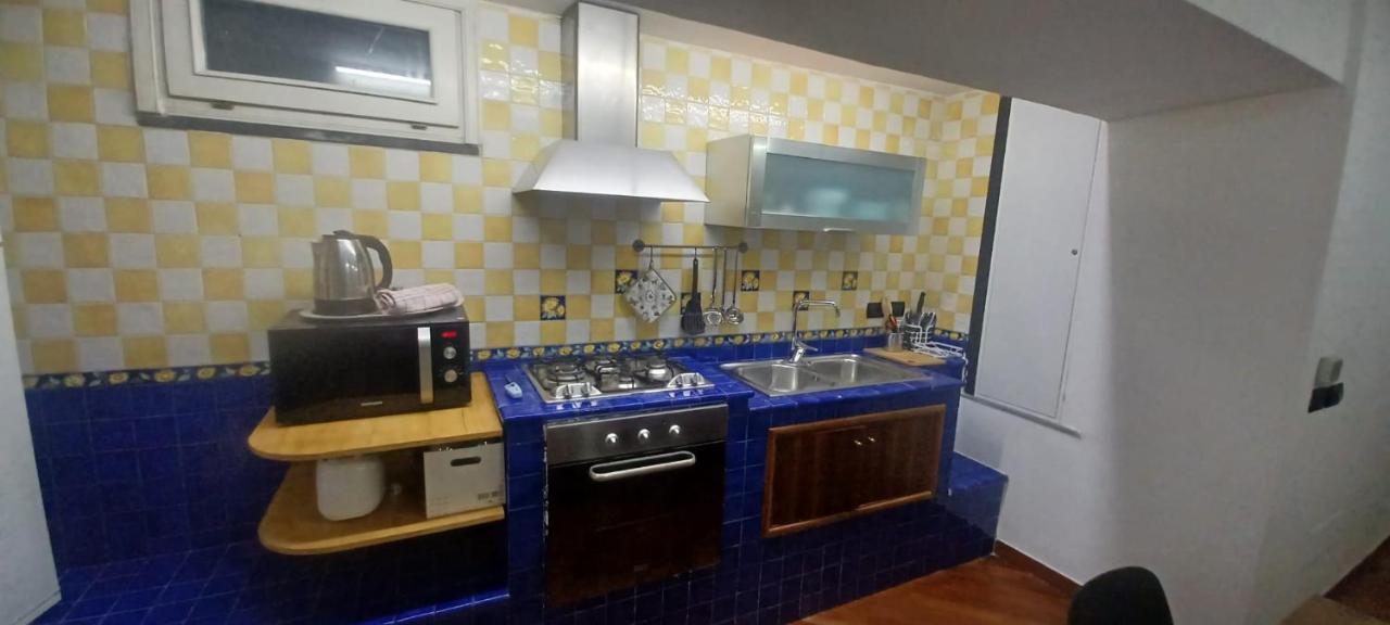 Apartamento Residenza Nunziatella Nápoles Exterior foto