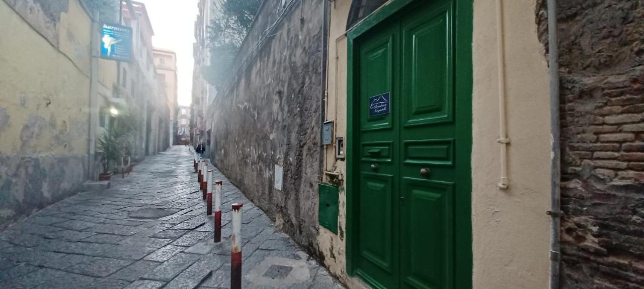 Apartamento Residenza Nunziatella Nápoles Exterior foto
