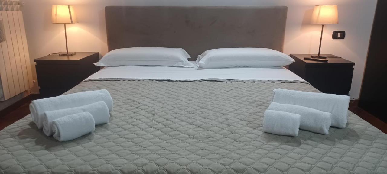 Apartamento Residenza Nunziatella Nápoles Exterior foto